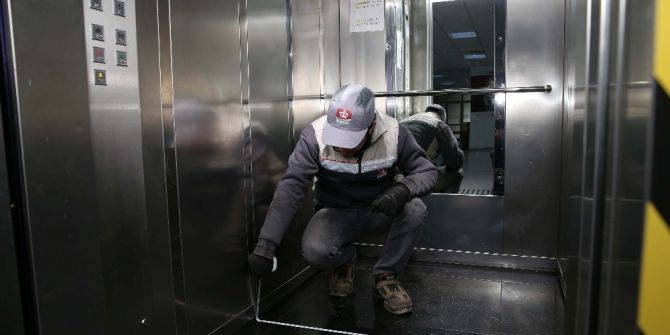 Karşıyaka’da Asansörler Güven Veriyor