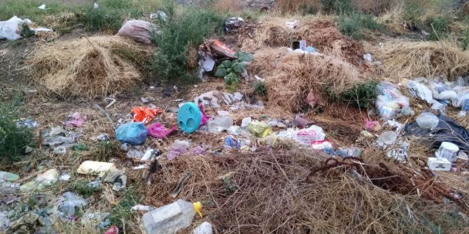 Köydeki Çöpler İnsan Sağlığını Tehdit Ediyor