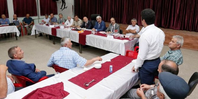 Vali Varol’dan Muhtarlarla Toplantı