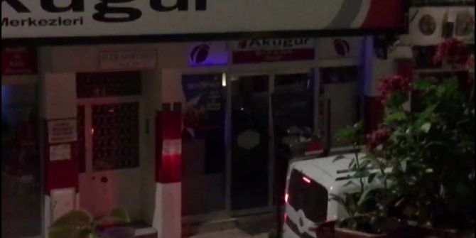 Vatandaşlar Tarafından Fark Edilen Hırsızlar, Levyeyi Kilidin Üzerinde Bırakıp Kaçtı