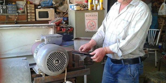 15 Yıldır Yaptığı Bıçaklar Dünyanın Her Yerinden Talep Görüyor