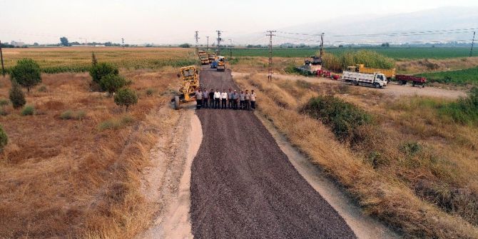Salihli’de Arazi Yolları Asfaltlanıyor