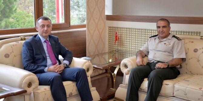 Tümgeneral Koç’tan Vali Büyükakın’a Veda Ziyareti