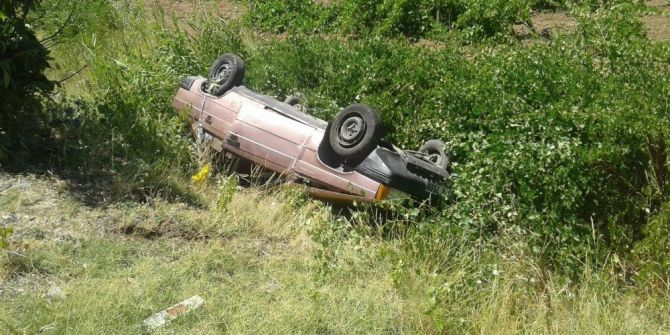 Otomobil Şarampole Yuvarlandı: 4 Yaralı