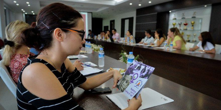 Muratpaşa Belediyesi’nden Kadına Yönelik Şiddete ‘Dur’ Semineri