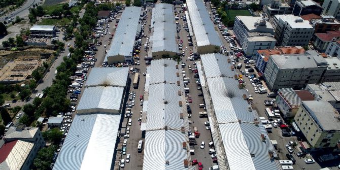 İstanbul’daki Fırtına Sonrası Oto Sanayilerde Oluşan Yoğunluk Havadan Görüntülendi