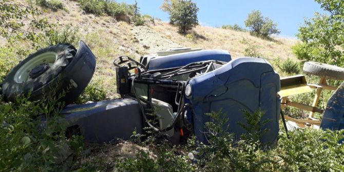 Traktör Uçuruma Yuvarlandı: 1 Yaralı