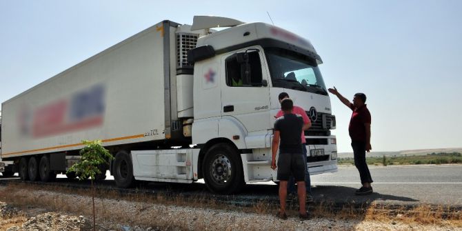 Serinlemek İçin Suya Girdikleri Sırada Soyuldular
