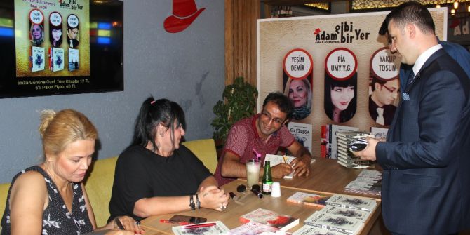 Üç Yazar İmza Günü Düzenledi