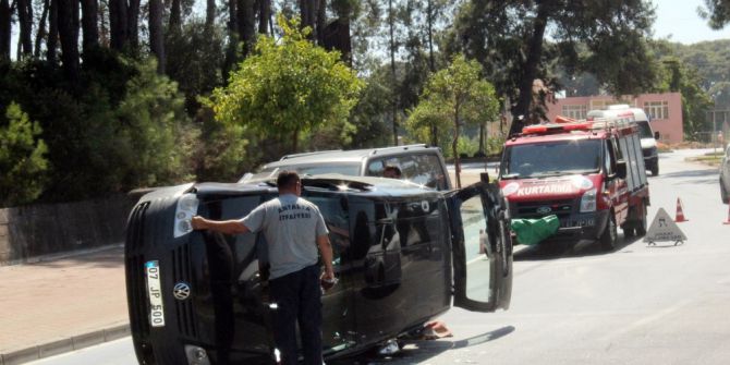 Antalya’da Otomobil Takla Attı: 1 Yaralı