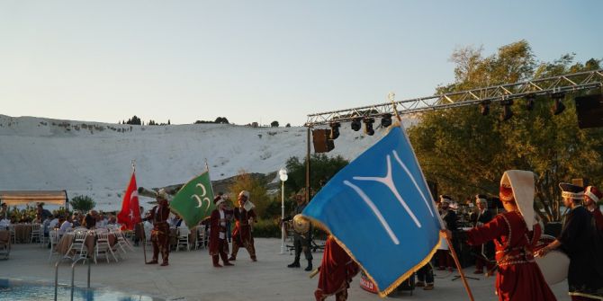 Pamukkale Travertenleri Manzaralı Günbatımında Mehter Gösterisi İzleyenleri Büyüledi
