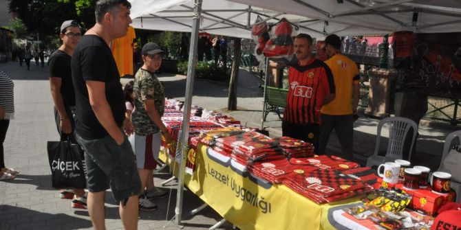 Esstore Yeni Sezon Ürünleri Tanıtmak İçin Stant Açtı