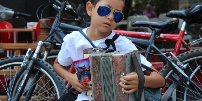 9 Yaşındaki Akordeoncu Alex’ten Sokak Resitali