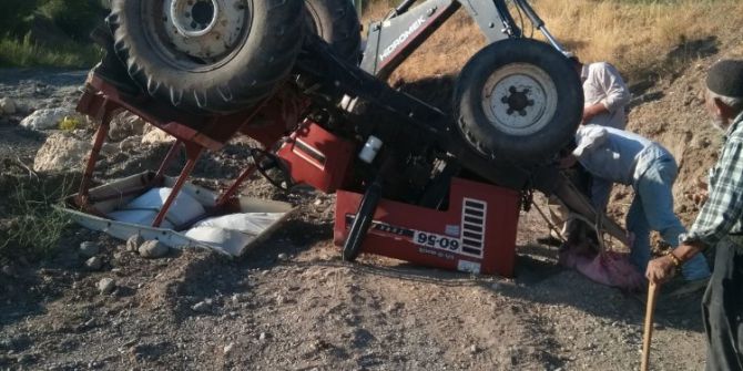 Traktör Takla Attı: 2 Yaralı