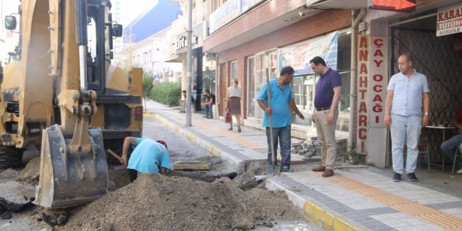 Aydın Caddesinde Çalışmalar Hızlı Bir Şekilde İlerliyor
