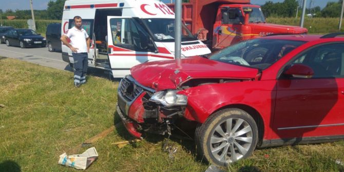 Akyazı’da Trafik Kazası: 3’ü Çocuk Toplam 4 Yaralı