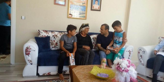 Tunceli Valisi Sonel, Ev Ev Geziyor