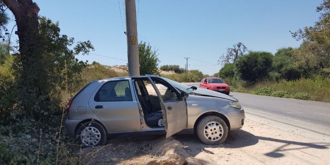 Antalya’da Otomobil Direğe Çarptı: 1 Yaralı
