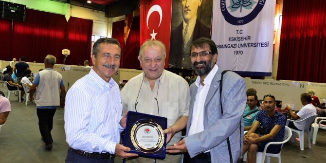 Başkan Ataç’a ‘Teşekkür’ Plaketi