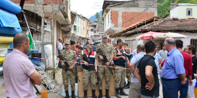 Eski Erkek Arkadaşı 17 Yaşındaki Genç Kızı Bıçaklayarak Öldürdü