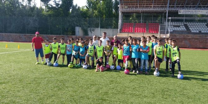 Ahlat’ta Futbol Kursu İlgi Görüyor