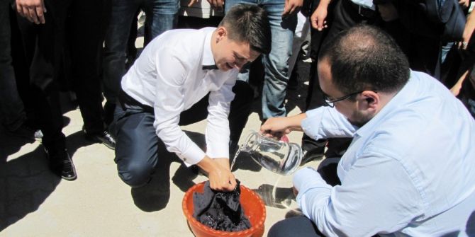 Hisarcık’ta Damada Çamaşır Yıkama Eziyeti