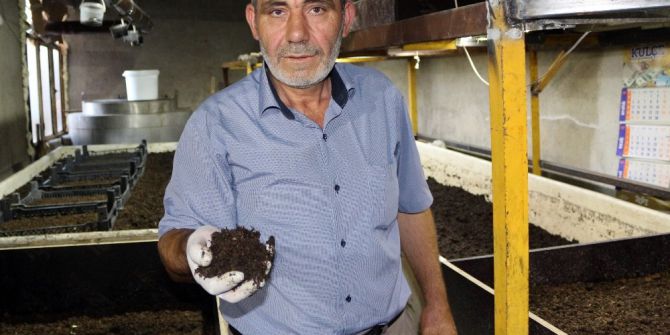 Elde Ettiği Solucan Gübresiyle Toprağın Verimini Arttırıyor