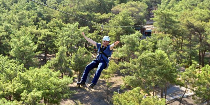 Park Orman’da Zıpline Heyecanı
