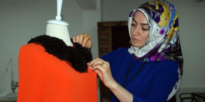 Çocuk Yaşlarda Bebeklerine Kıyafet Diken Genç Kadın Modacı Oldu