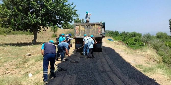 Ahmetli’deki Yollara Bakım