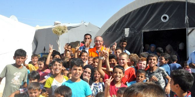 Suriyeli Çocuklardan Yeni Müdüre Yoğun İlgi