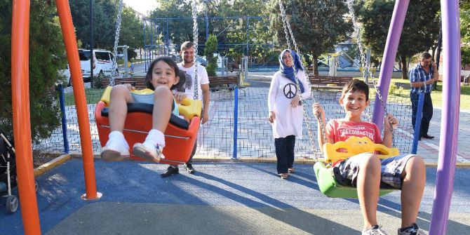 Karesi’de Modern Parklarla Donatıldı