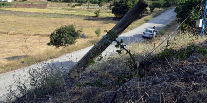 Telefon Kabloları Kopunca Dünyayla İletişimleri Kesildi