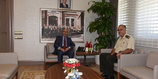 Vali Demirtaş, Kıdemli Albay Yalçın’a Başarı Diledi