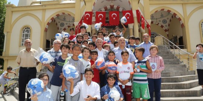 Tahmazoğlu: Çocuklar Camileri Şenlendiriyor