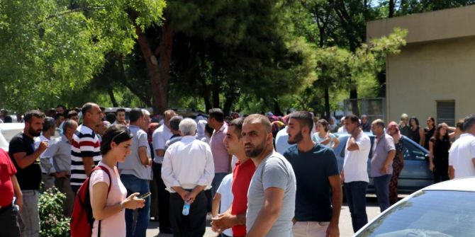 Kayalıklardan Atlayıp Başını Çarpan Genç Arkadaşını Kurtarmak İsterken Ölmüş