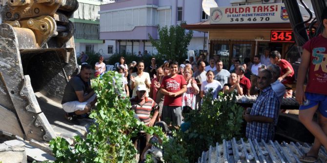 Antalya’da Otopark Eylemine Polis Müdahale Etti