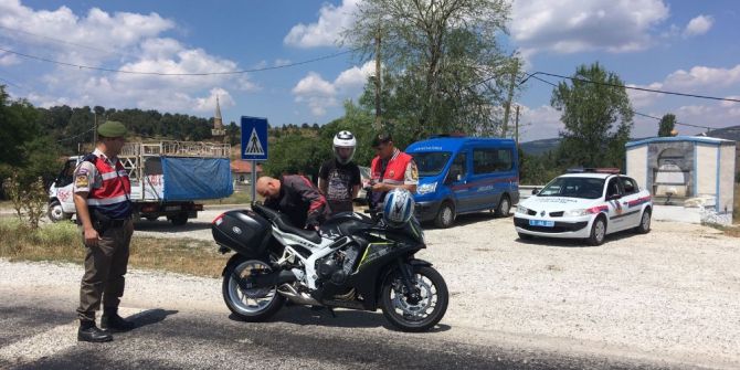 Bilecik’te Jandarmadan Motosikletlere Uygulama