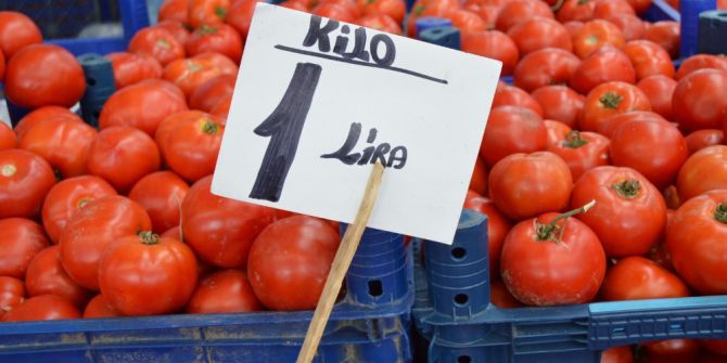 Pazarda Fiyatlar Çakıldı