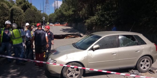 Çamlıca’da Çöken Yola Düşen Araç Kurtarıldı