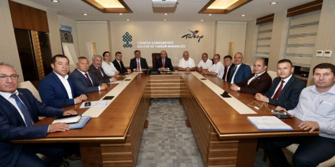 Çaturoğlu Belediye Başkanlarıyla Kurtulmuş’u Ziyaret Etti