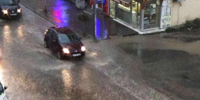 Kars’ta Sıcak Ve Güneşli Hava Yerini Yağmura Bıraktı