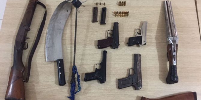 Suç Makinesi, Silah İmalathanesine Çevirdiği Evde Polisleri Tabancayla Karşıladı