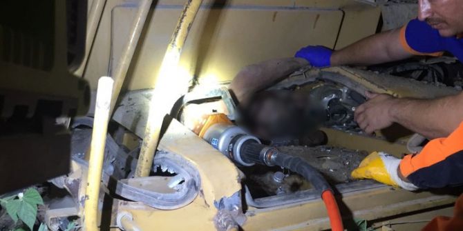 Kepçenin İçerisinde Sıkışan Operatör Feci Şekilde Can Verdi