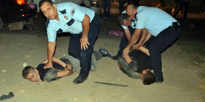 Yaşanan Kovalacamada Polis Aracına Çarpan Araçtaki 4 Kişi Yaralandı