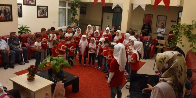 Miniklerden, Yaşlılara “Huzur” Ziyareti