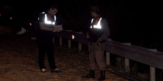 Yolcu Otobüsü İle Traktör Çarpıştı : 1’i Ağır 3 Yaralı