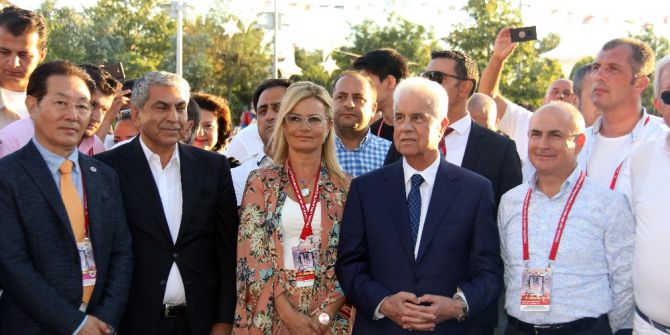 Dünyaca Ünlü Sanatçı Della Miles İstanbulluları Coşturdu