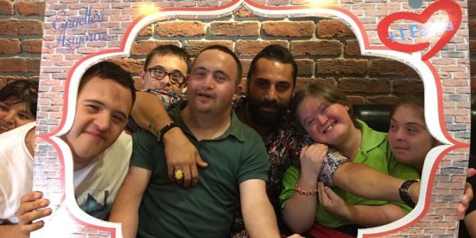 Çılgın Sedat Down Kafeyi Ziyaret Etti