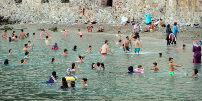 Alanya’da Deniz Keyfi Akşama Taşındı